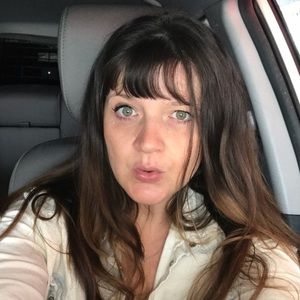 Meet your Posher, Caroline